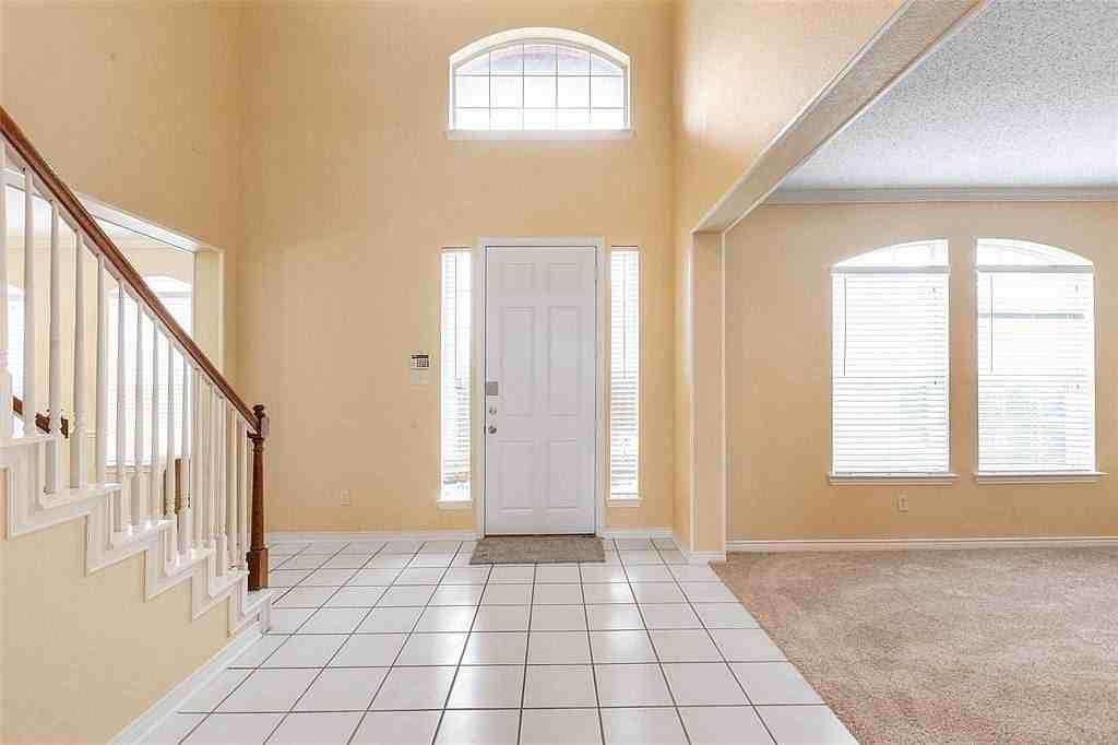 8025 Cavalier Dr - Photo 2 of 26