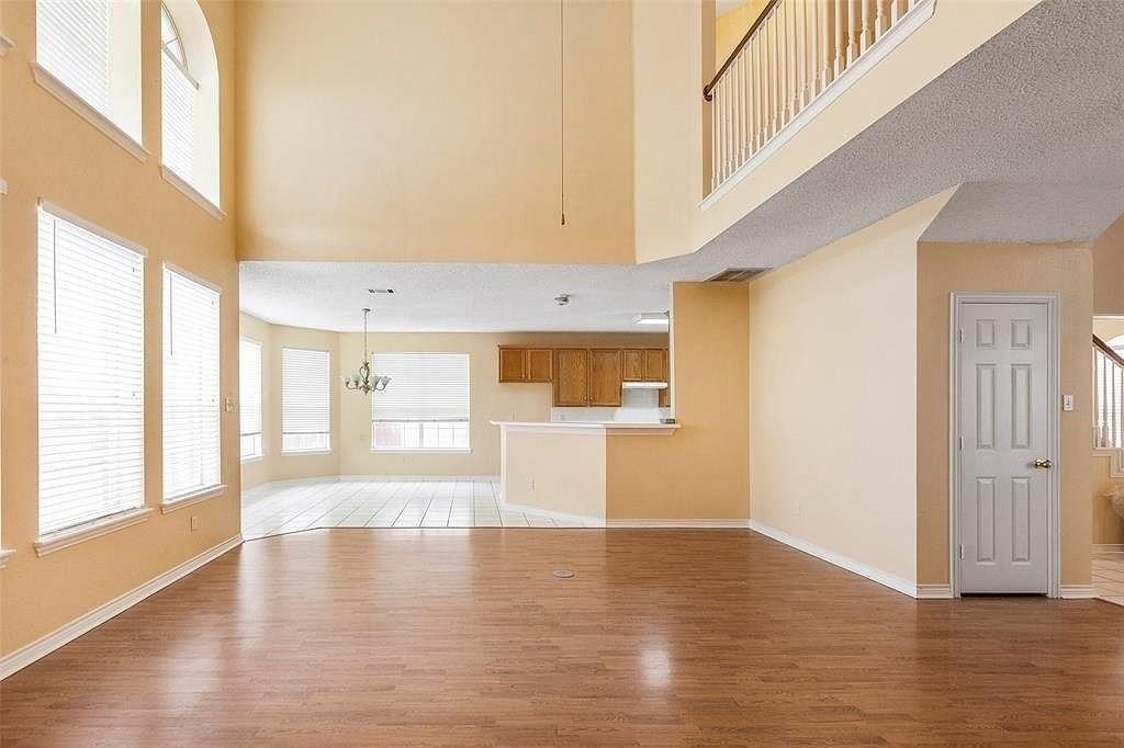8025 Cavalier Dr - Photo 7 of 26