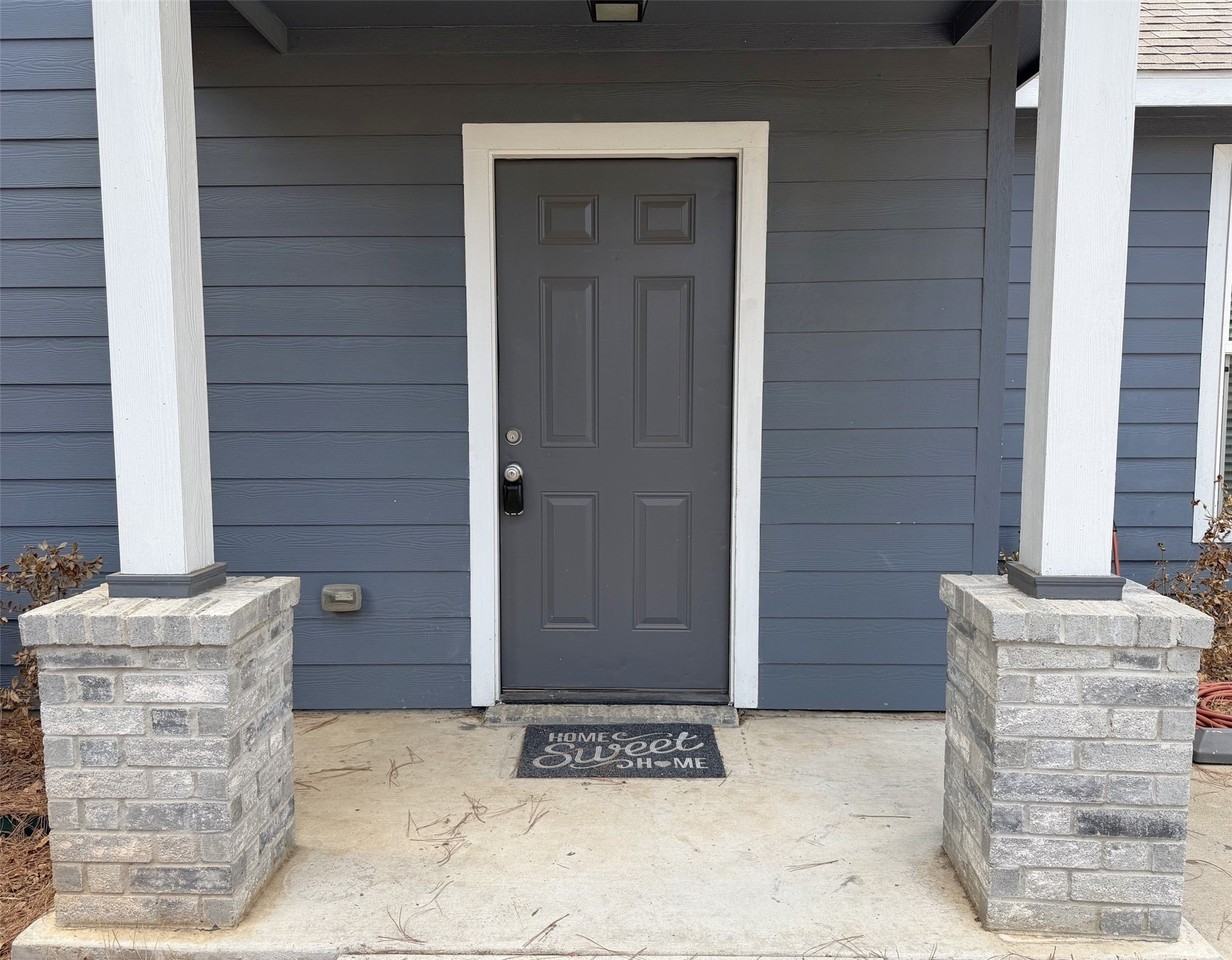 713 N Wood St - Photo 3 of 28