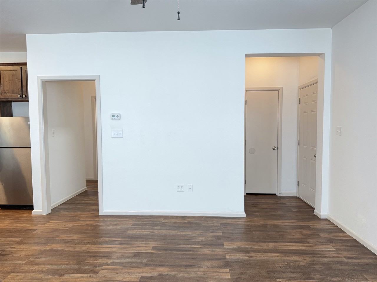 713 N Wood St - Photo 5 of 28