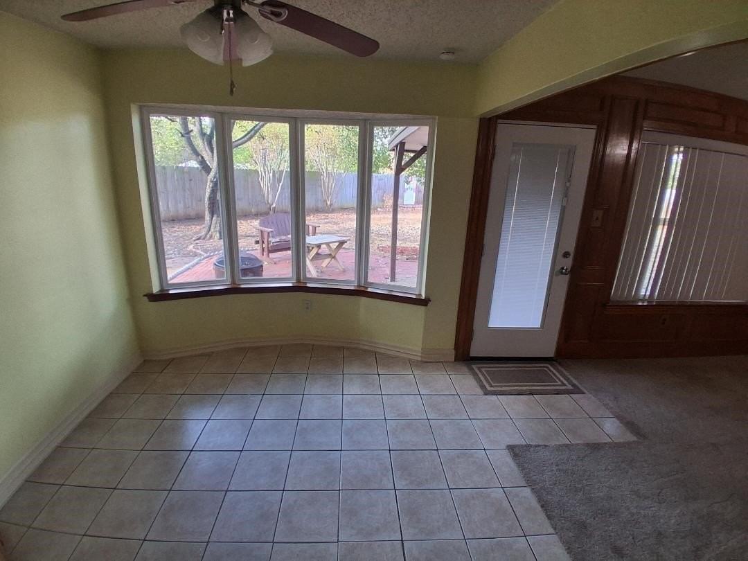 2206 Sexton Dr - Photo 4 of 25