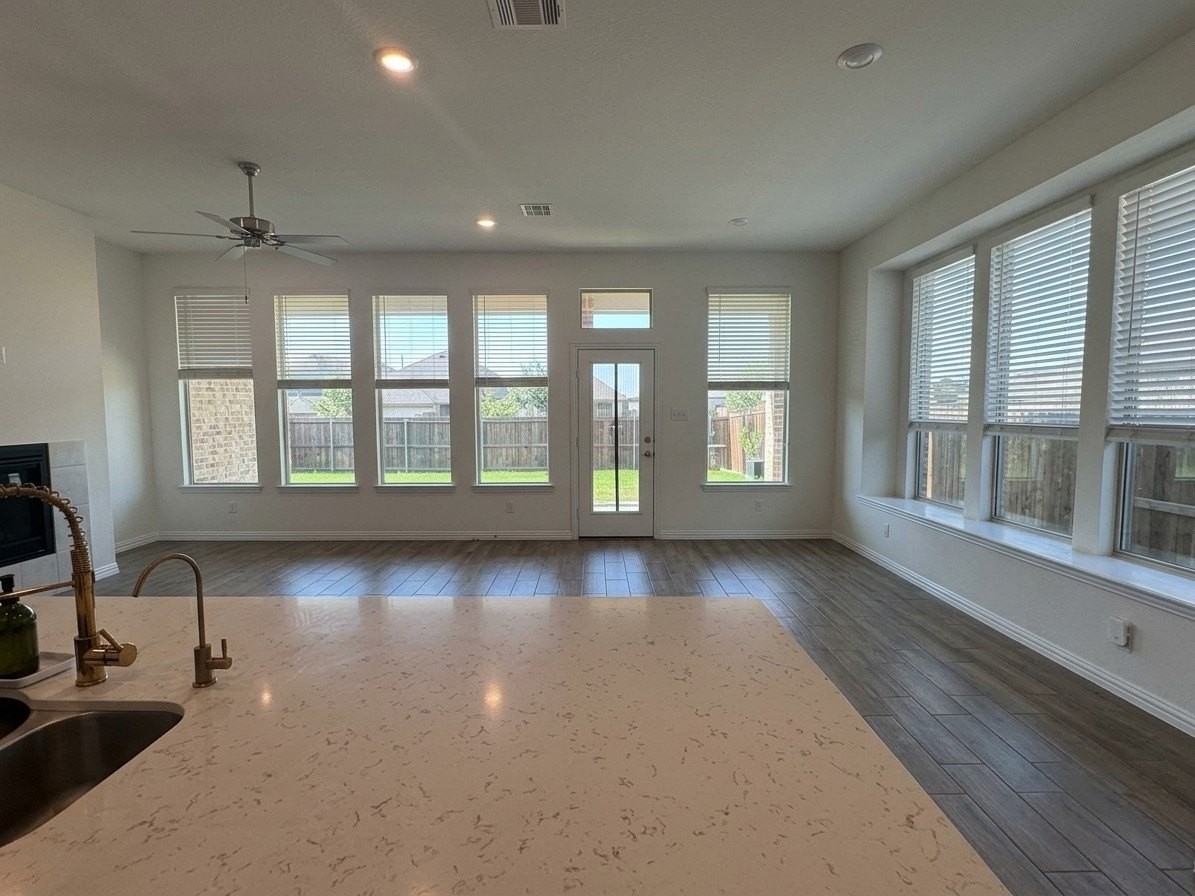 1148 Canuela Way - Photo 3 of 34