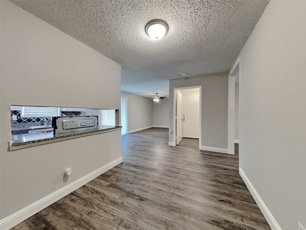 4015 Hartford Dr - Photo 5 of 16