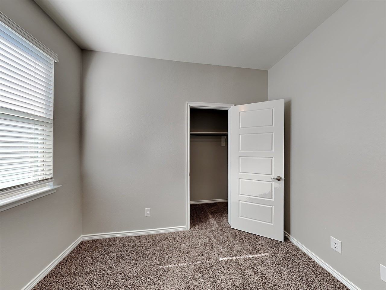 2337 Larimar Dr - Photo 6 of 15