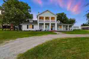 featured image of 185 Quail Run Ct