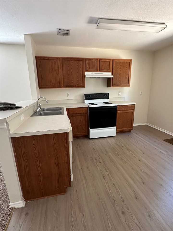 2707 Cattleman Dr - Photo 4 of 11