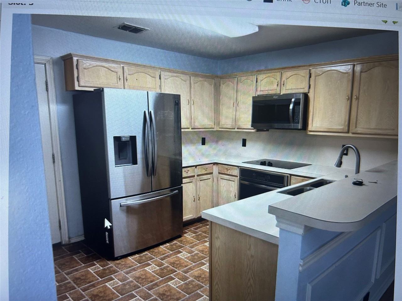 2114 Montclair Ln - Photo 2 of 7