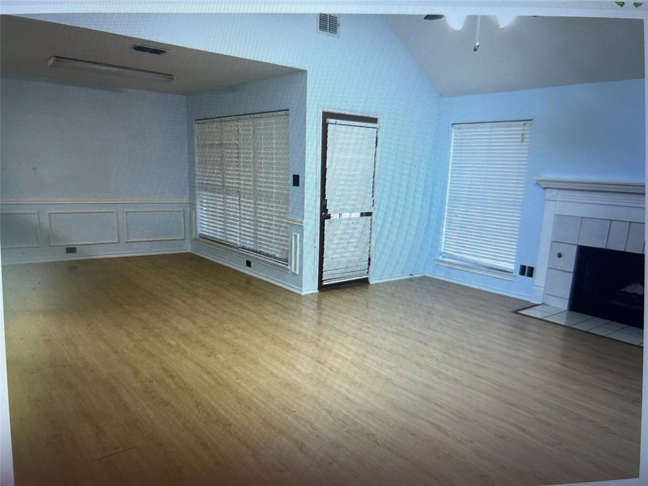 2114 Montclair Ln - Photo 5 of 7