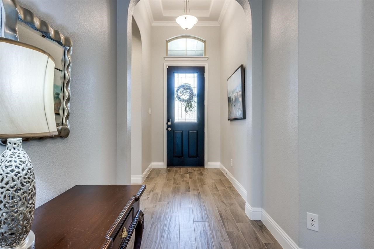 3520 Helm Ln - Photo 7 of 39