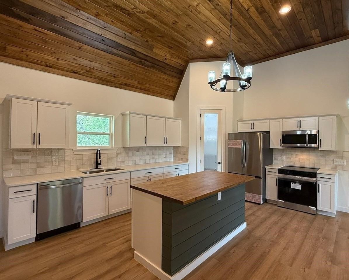 145 Greenbriar Ct - Photo 5 of 30