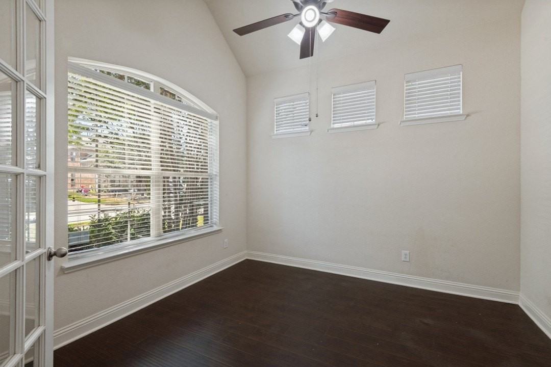 594 Louder Way - Photo 4 of 40