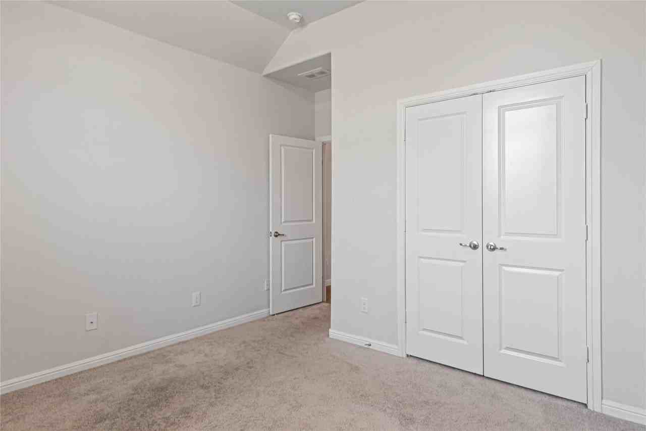 821 Falcon Rd - Photo 3 of 16