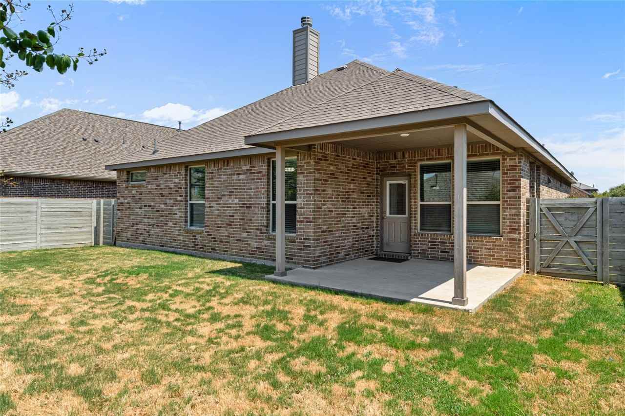 821 Falcon Rd - Photo 6 of 16