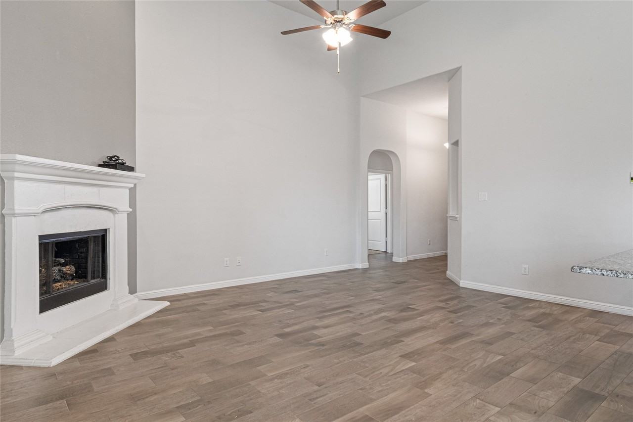 821 Falcon Rd - Photo 7 of 16