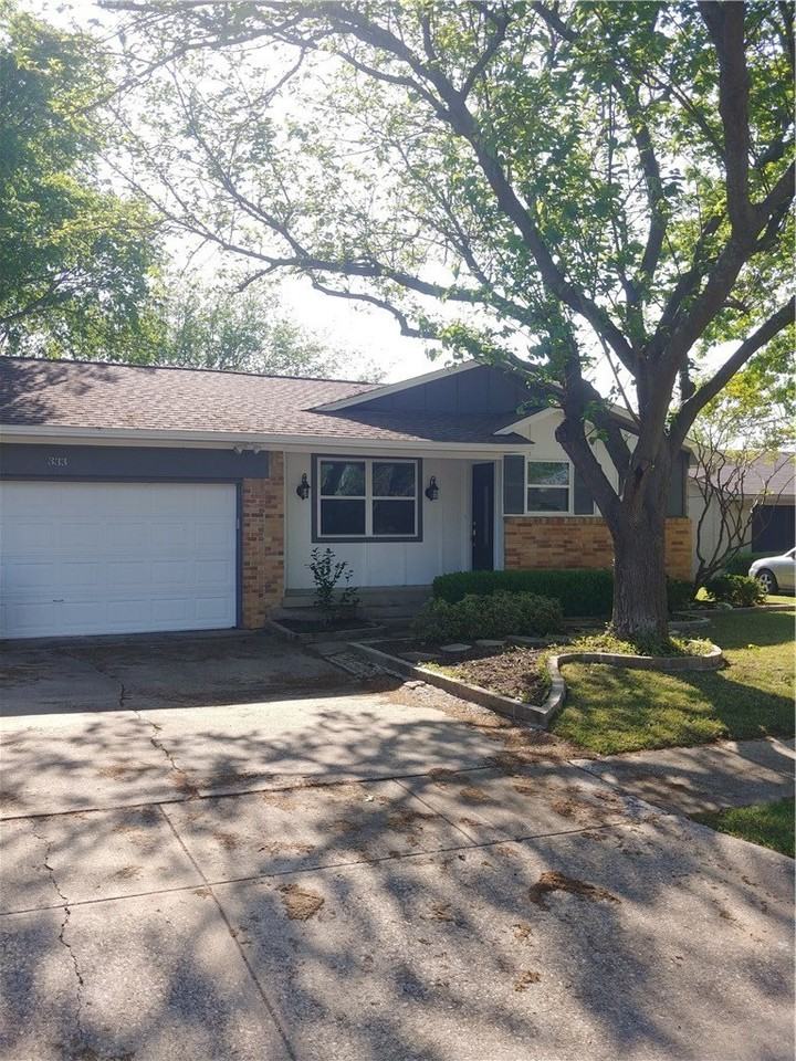 333 Hilltop Ln