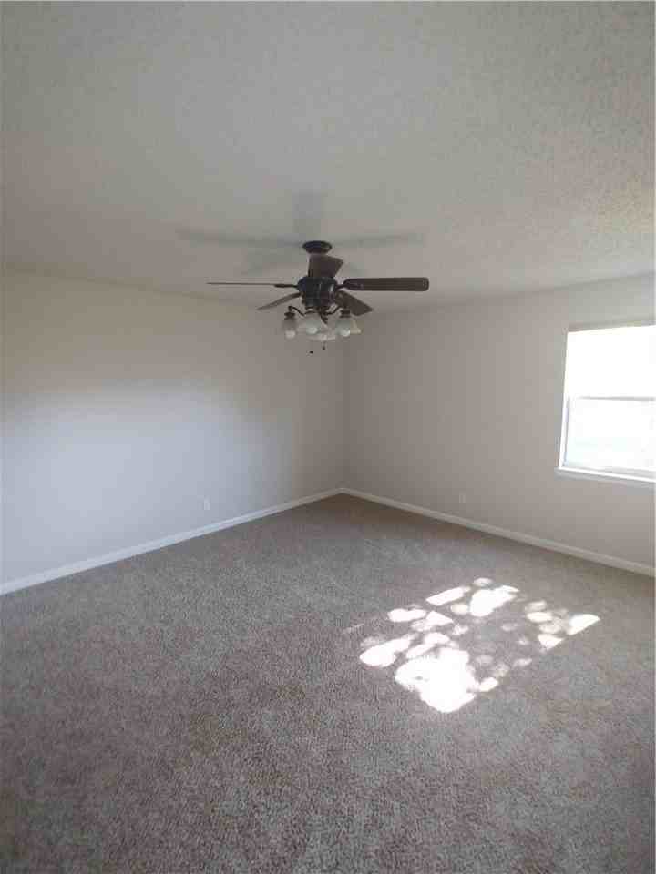 333 Hilltop Ln - Photo 7 of 15