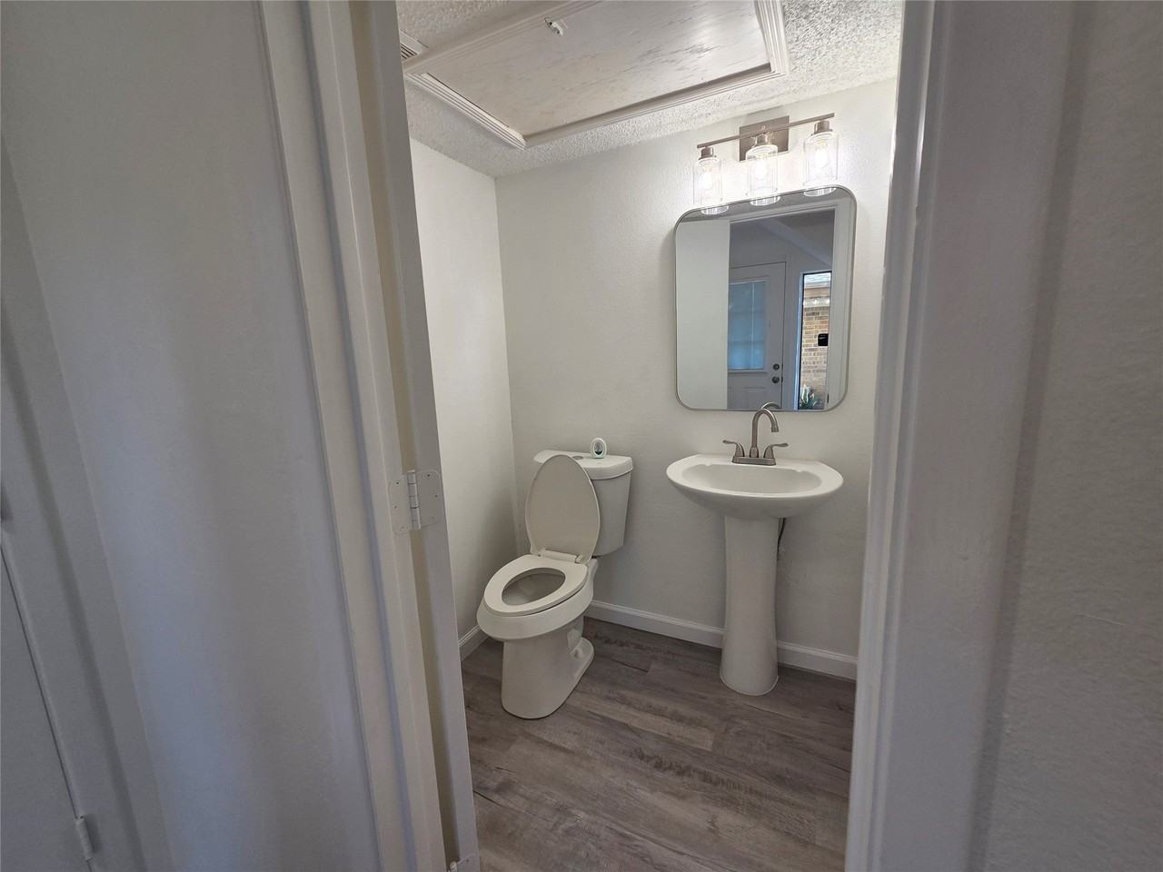 82 Morrow Dr - Photo 4 of 17