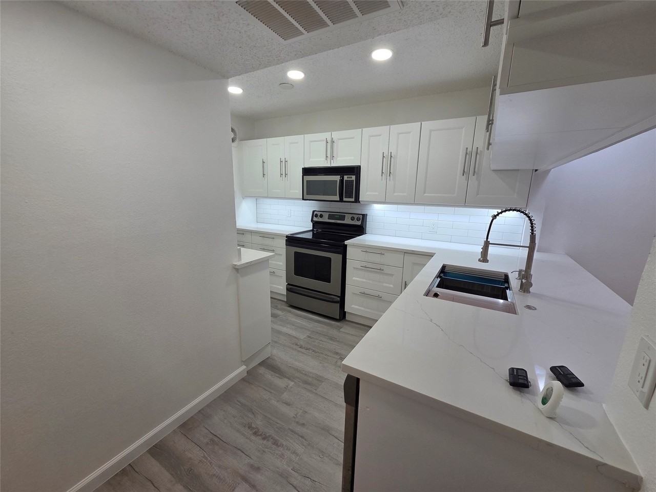 82 Morrow Dr - Photo 5 of 17