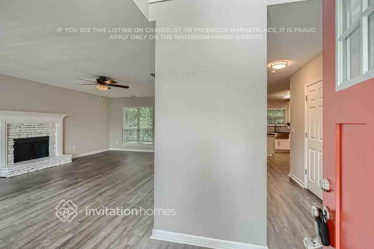 5208 Meadows Lake Pointe - Photo 4 of 29