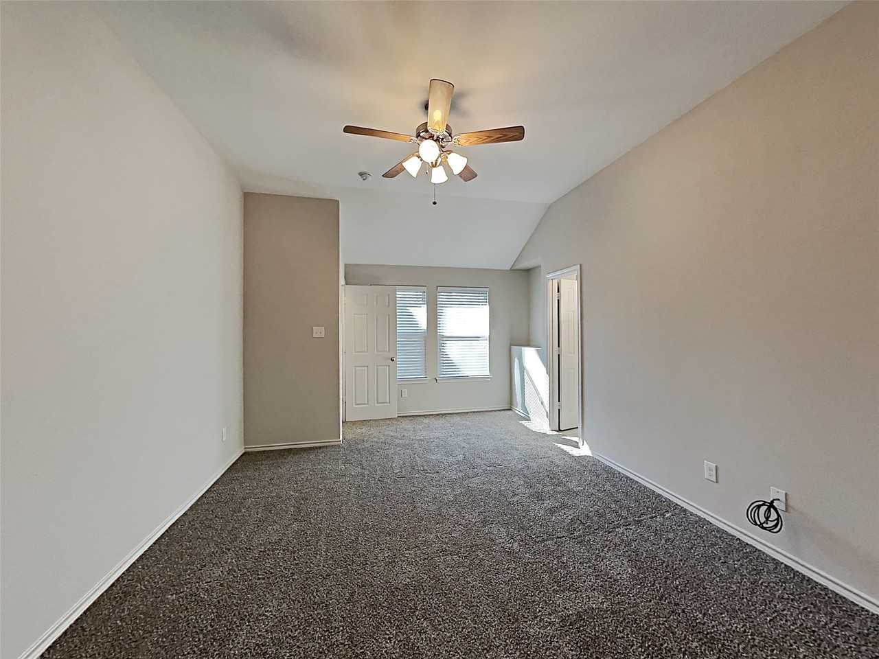 10129 Blue Bell Dr - Photo 2 of 16
