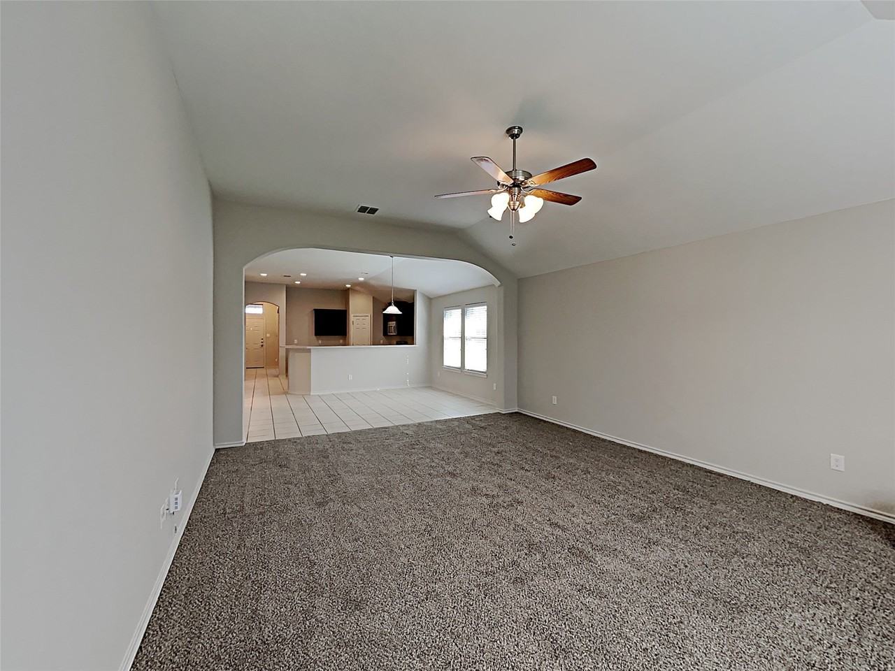 10129 Blue Bell Dr - Photo 5 of 16