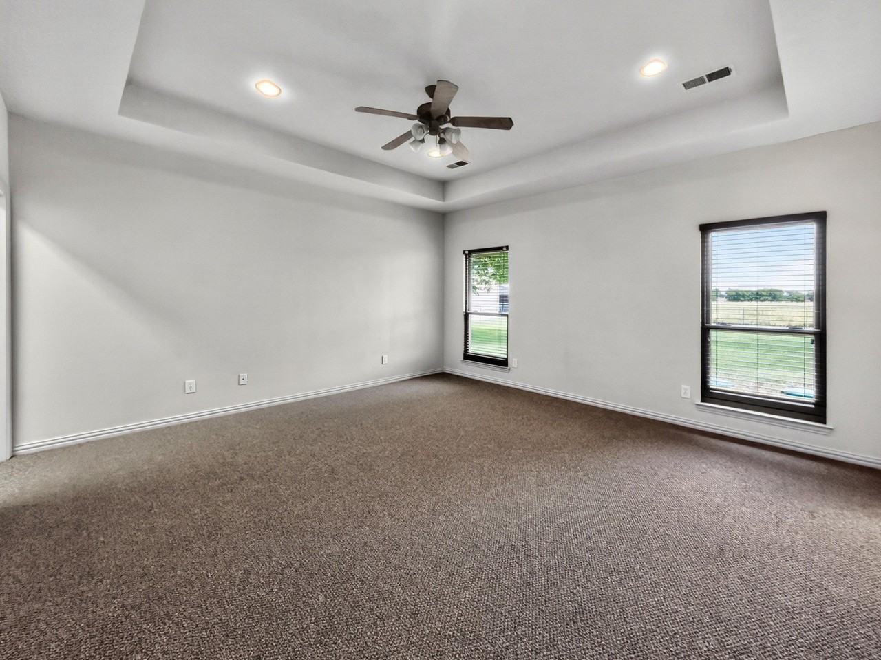 1255 Vineyard Rd - Photo 7 of 16