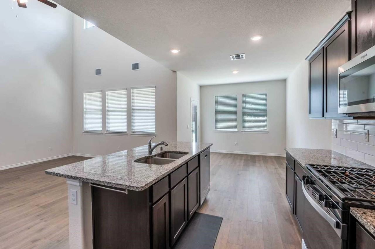 7229 Headingham Way - Photo 2 of 23