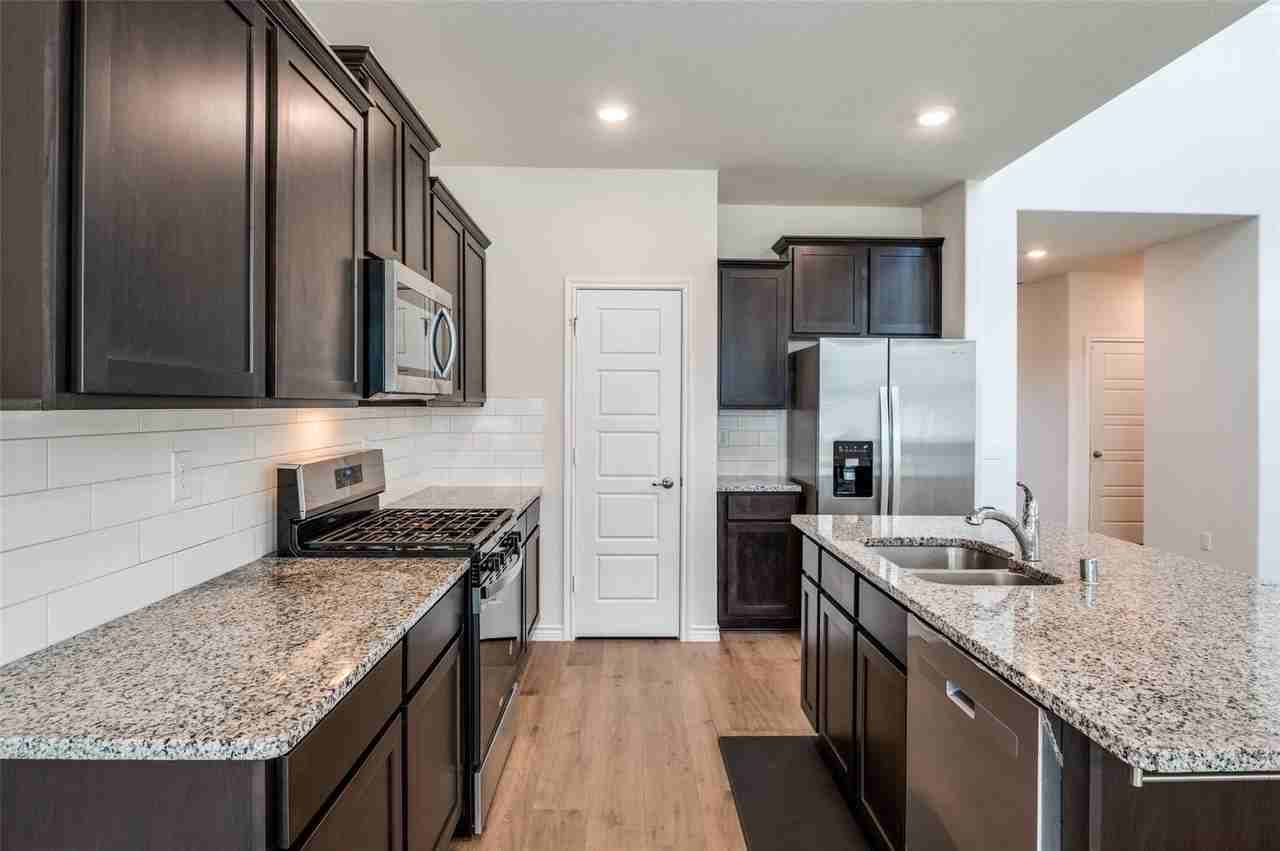7229 Headingham Way - Photo 4 of 23