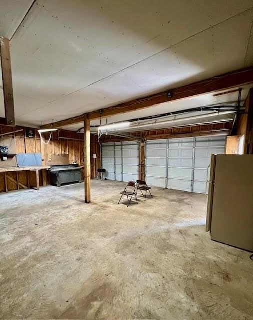 725 Summers Ln - Photo 4 of 16