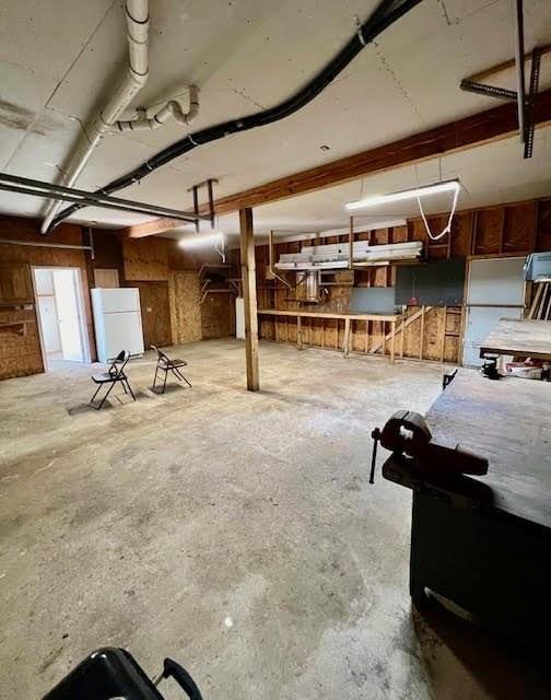 725 Summers Ln - Photo 5 of 16