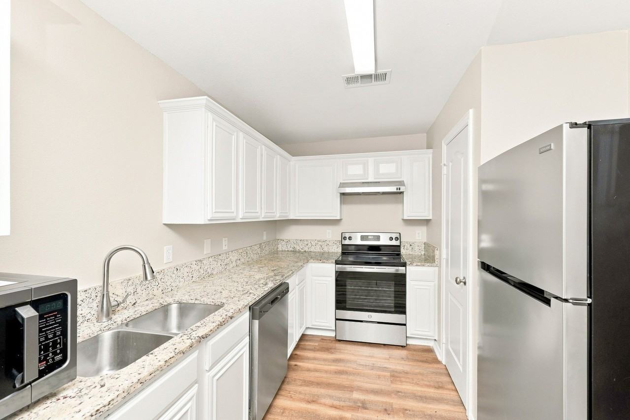 312 Ezekial Ave - Photo 3 of 17
