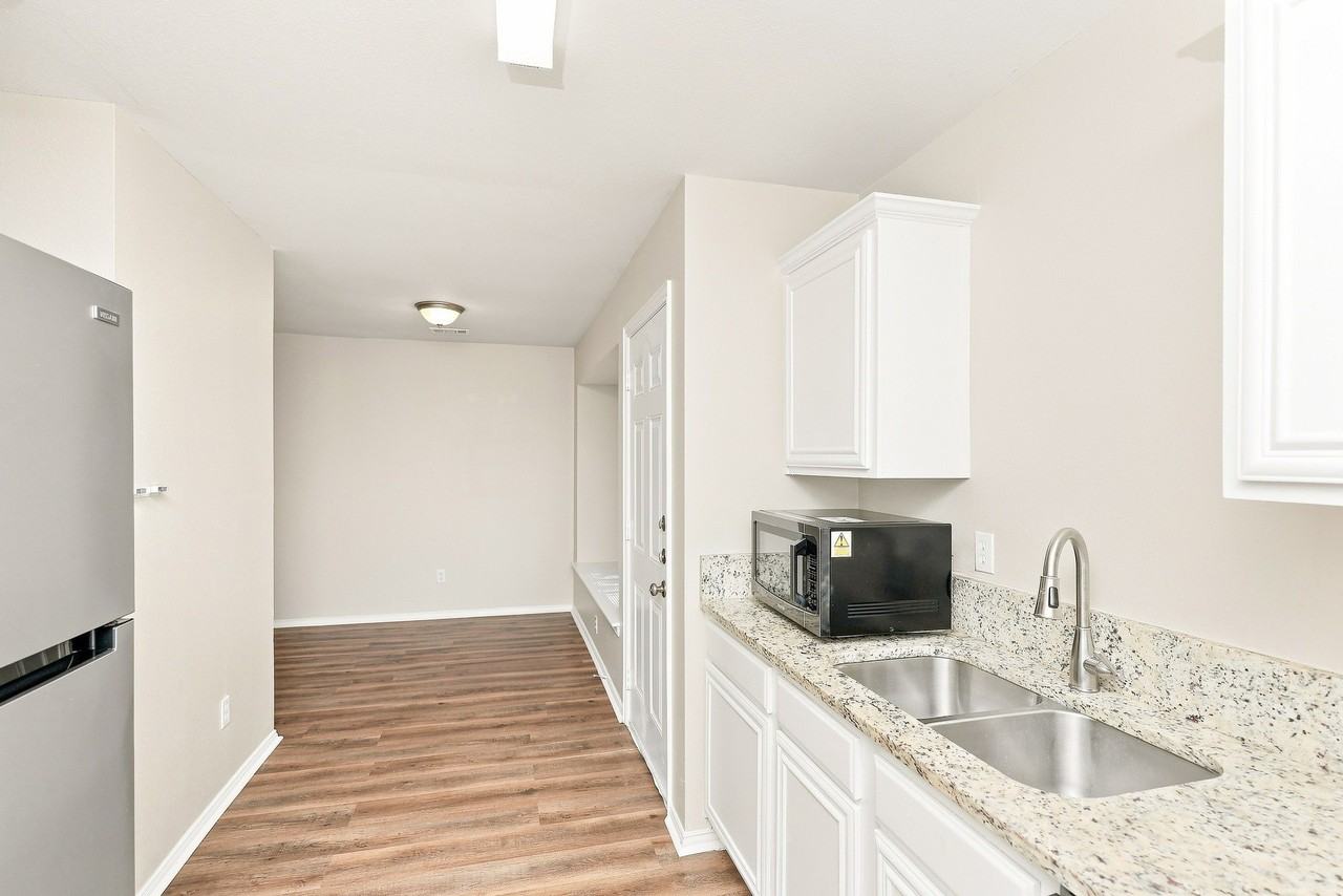 312 Ezekial Ave - Photo 5 of 17