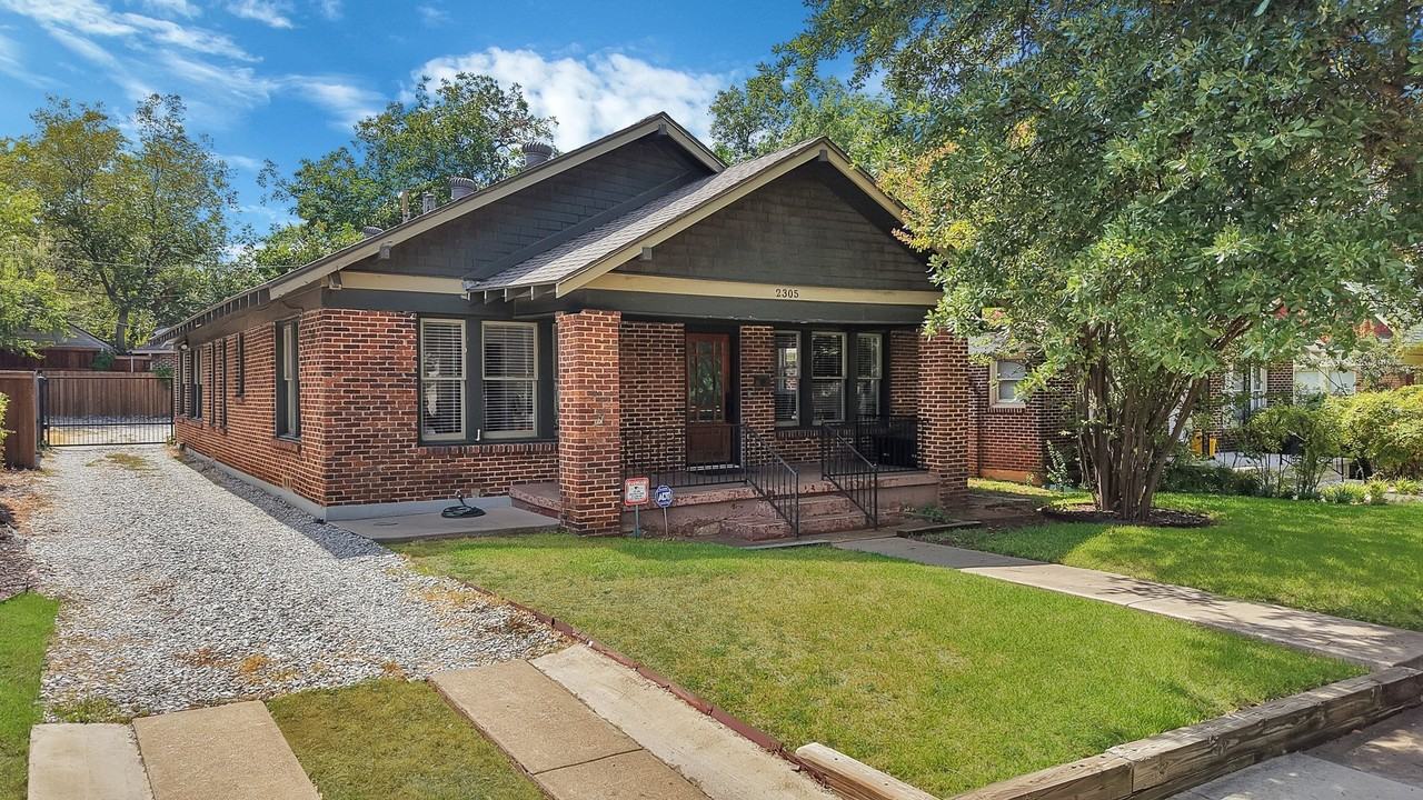 2305 W Rosedale St S - Photo 2 of 40