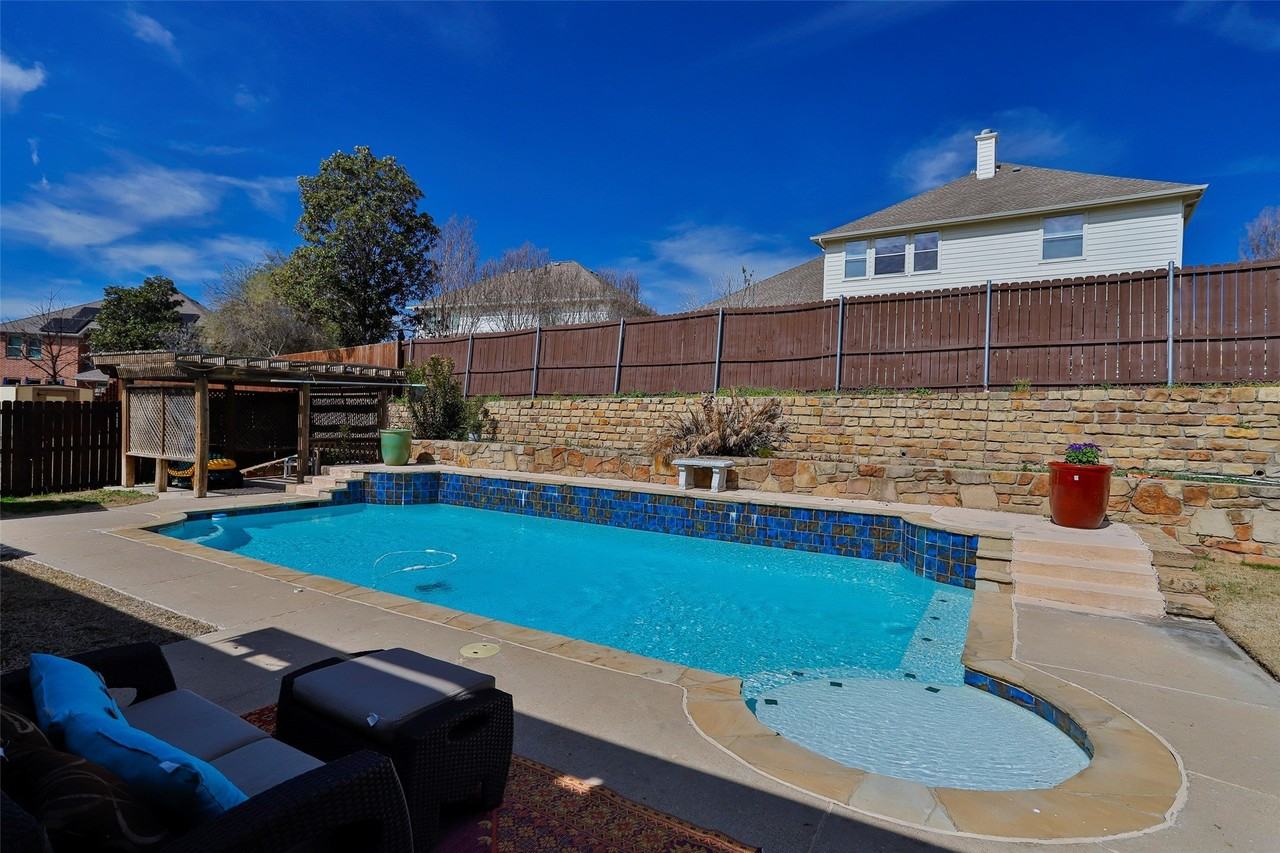 3513 Oliver Dr - Photo 2 of 17