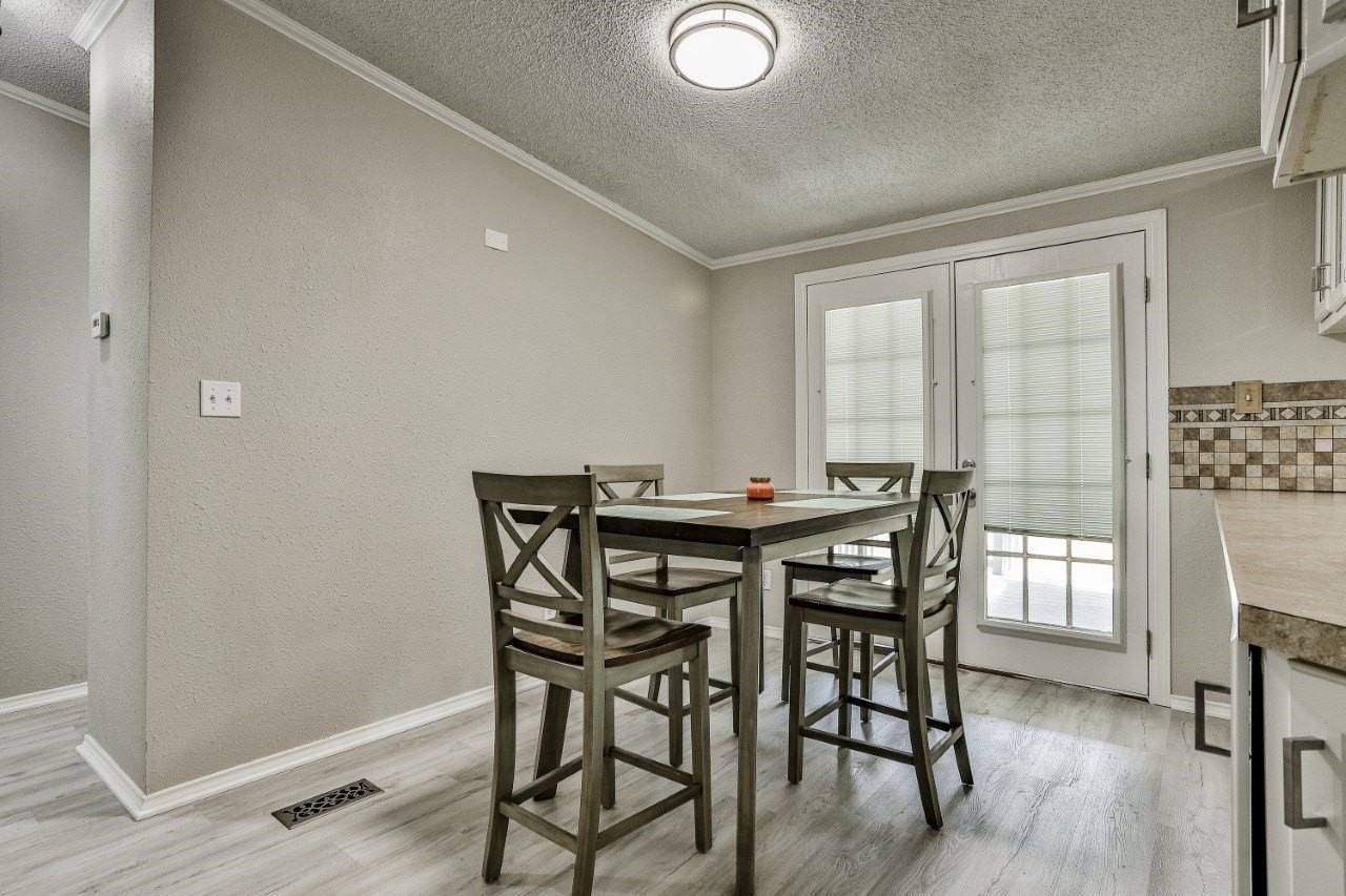 3809 Lands End Ct - Photo 3 of 6