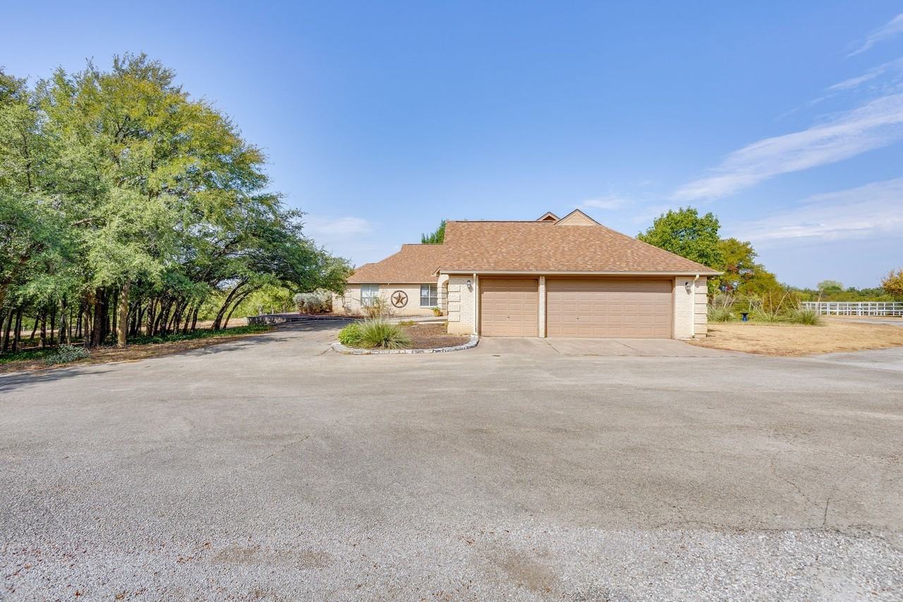 2112 Miller Ct - Photo 4 of 37