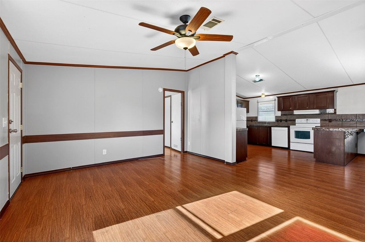 315 Glenwood St - Photo 7 of 29