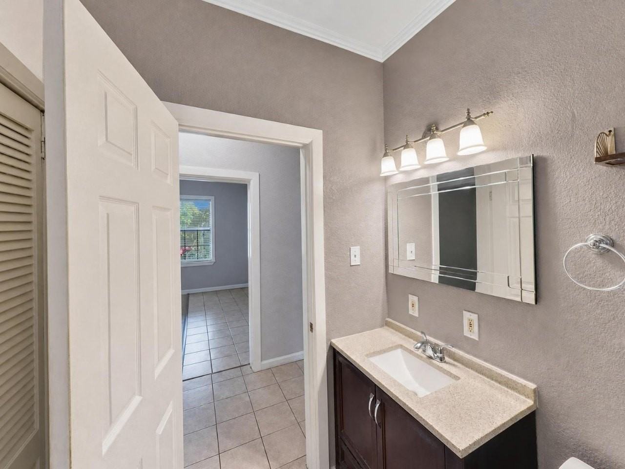 912 W Belt Line Rd - Photo 5 of 26