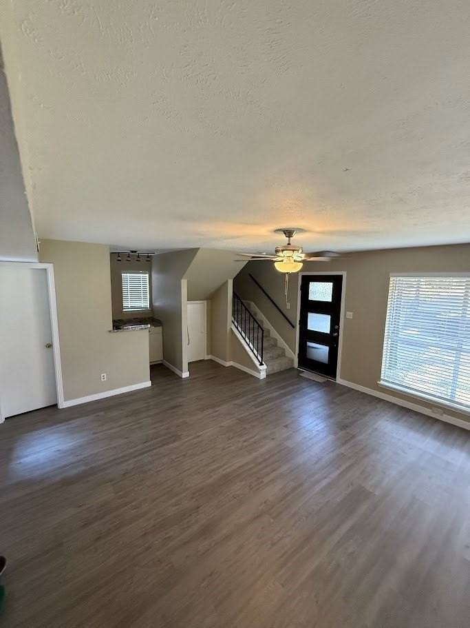 5602 Marina Dr - Photo 2 of 15