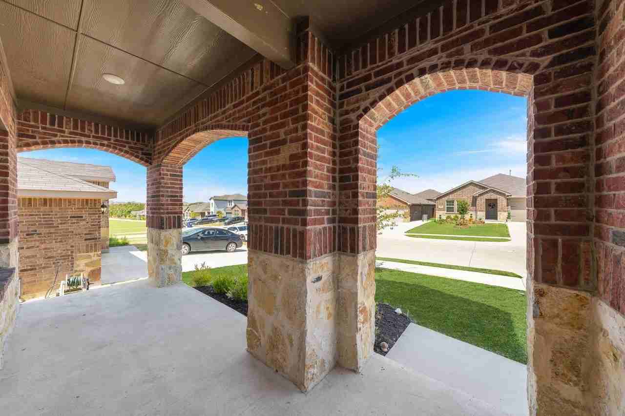 884 Jett Dr - Photo 3 of 35