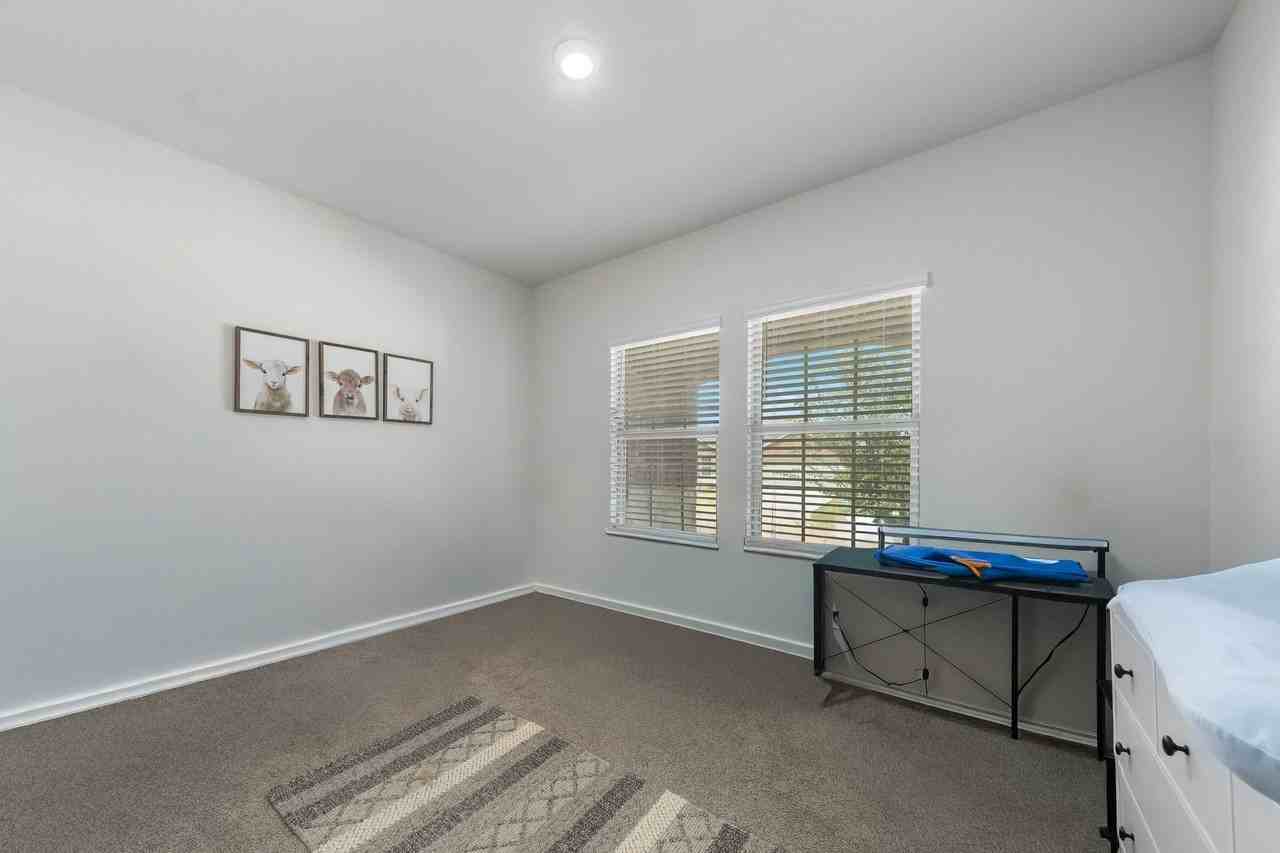 884 Jett Dr - Photo 5 of 35