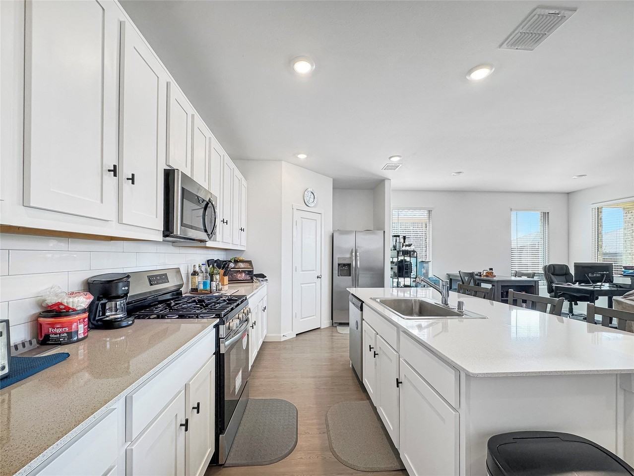 1300 Rockwell Dr - Photo 5 of 26