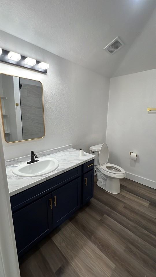 2102 E Overton Rd #B - Photo 5 of 8