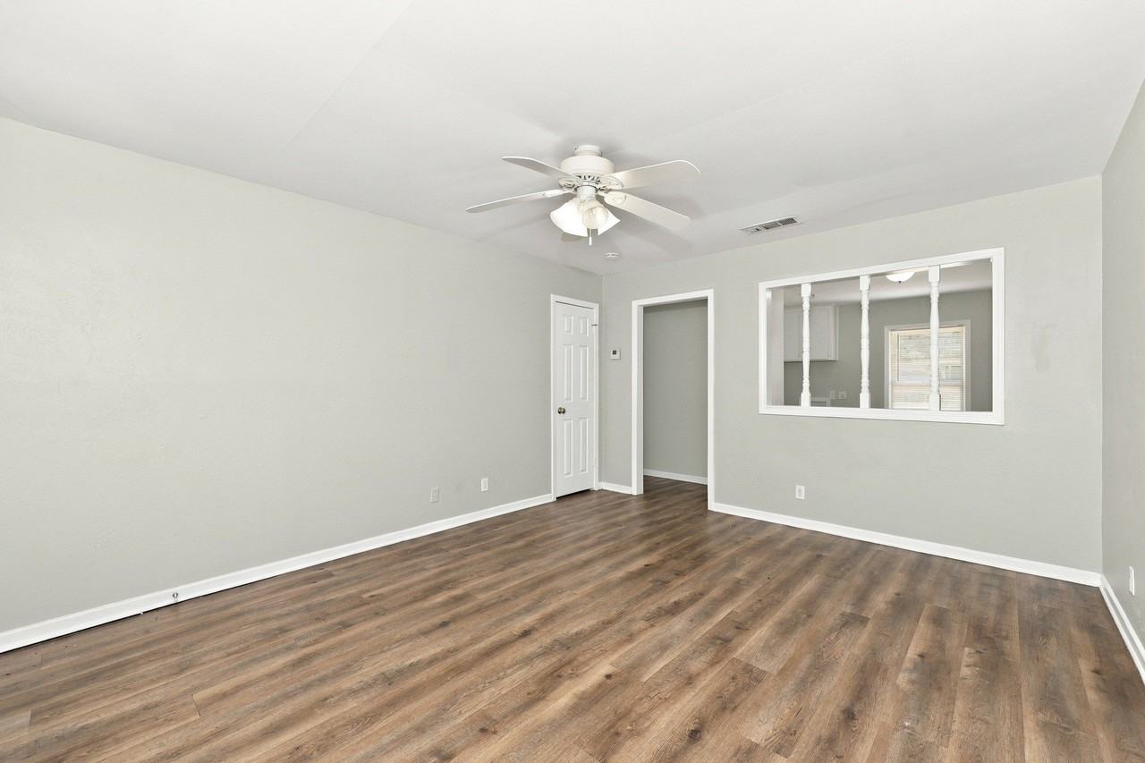 549 Nw Lorna St - Photo 4 of 17