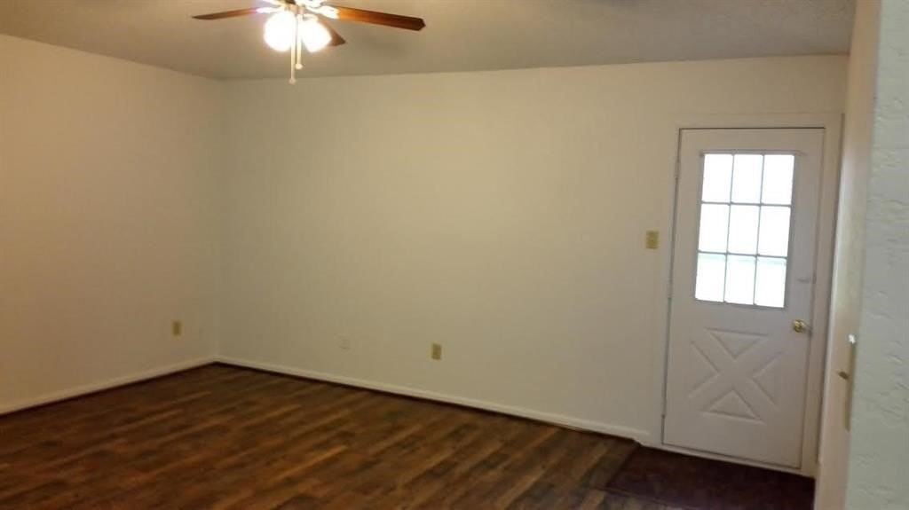 205 Rolling Hills Ln - Photo 5 of 6