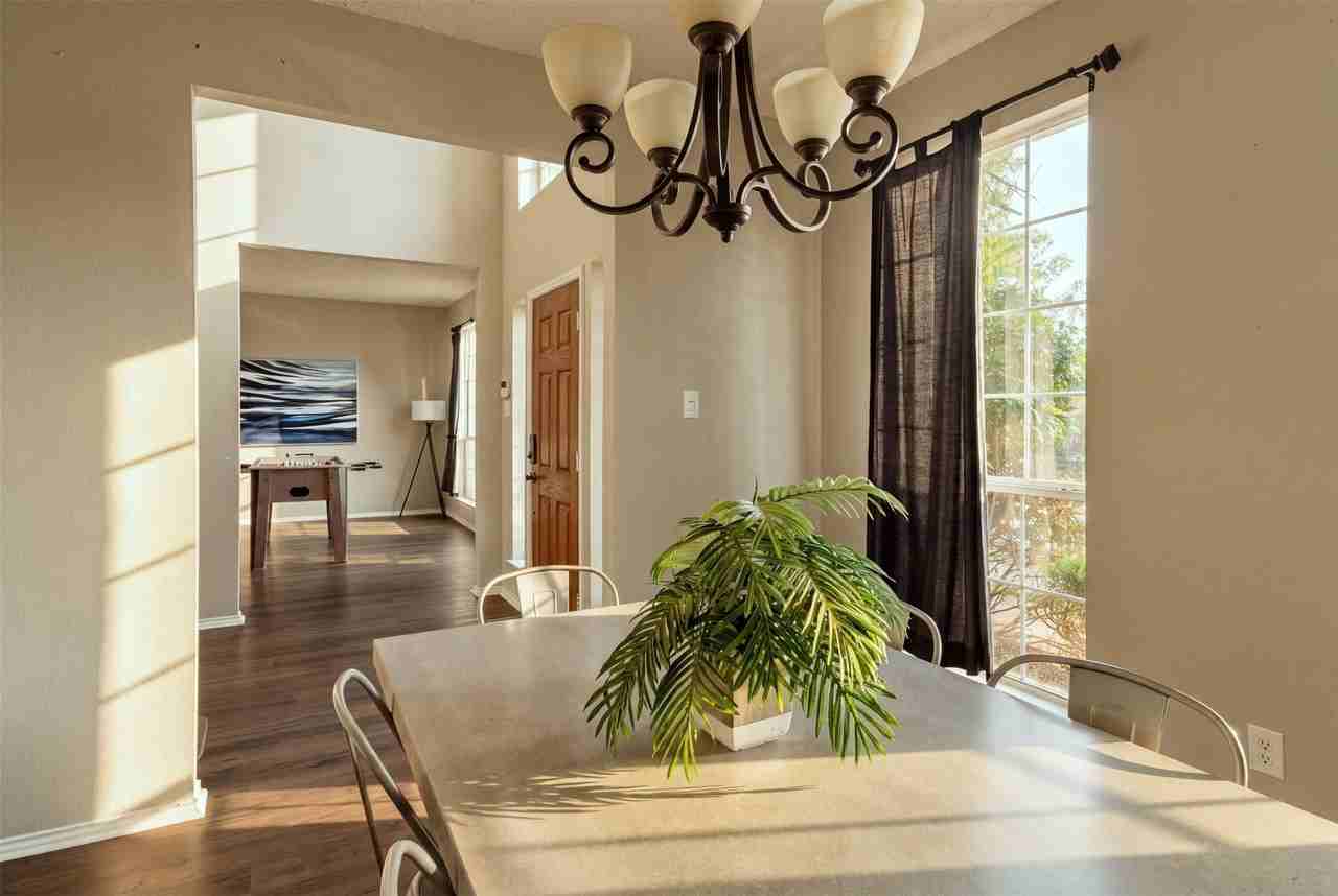 1424 Sunswept Ter - Photo 2 of 25