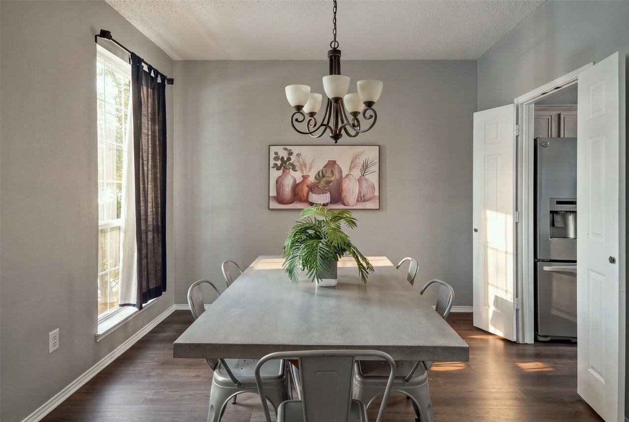 1424 Sunswept Ter - Photo 3 of 25