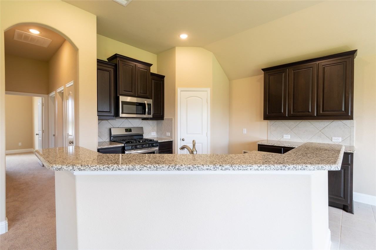 3014 Bobcat Dr - Photo 2 of 16