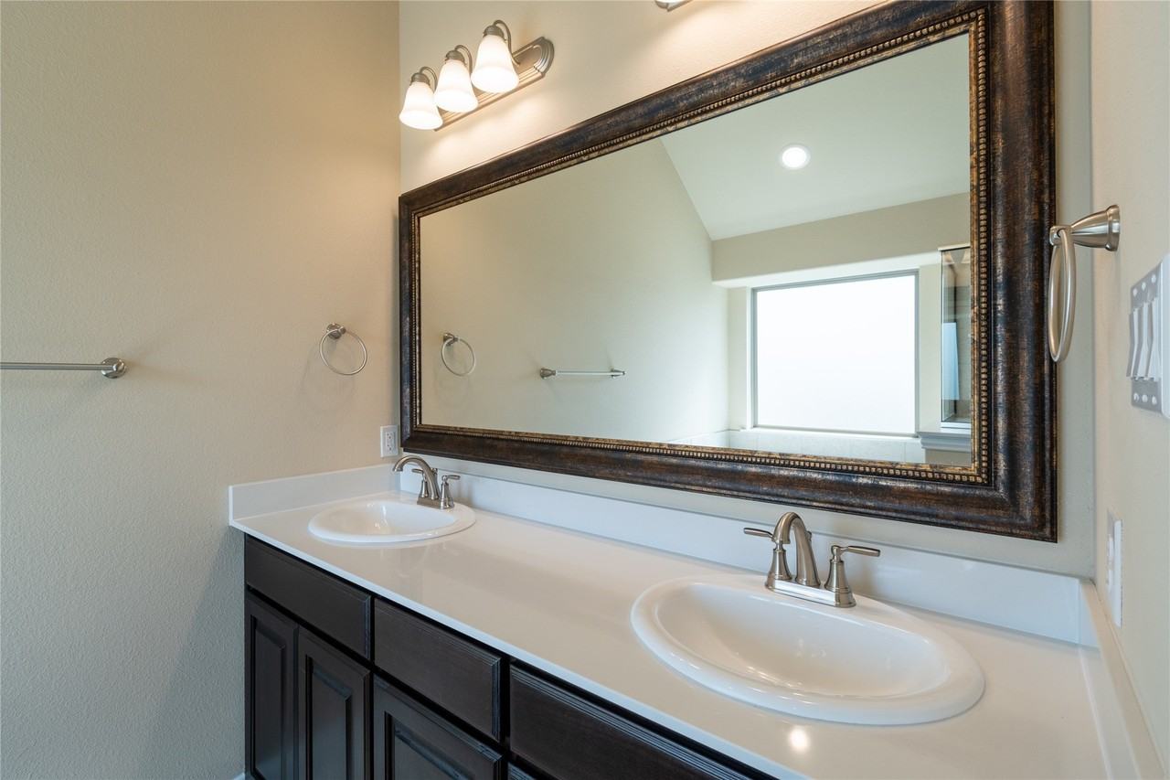 3014 Bobcat Dr - Photo 6 of 16