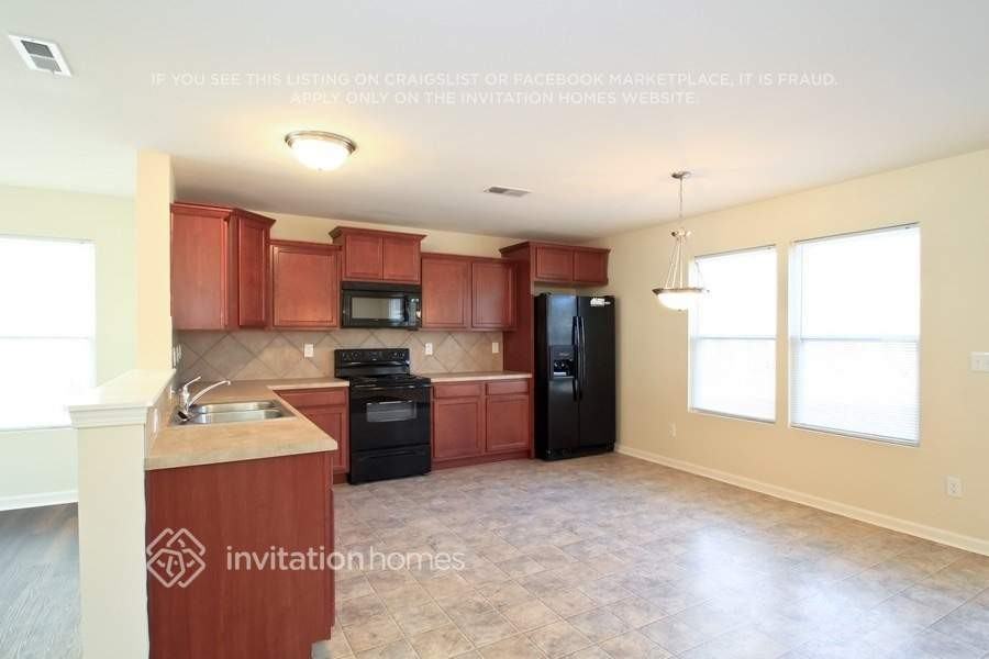 1084 Joselynn Dr - Photo 6 of 18